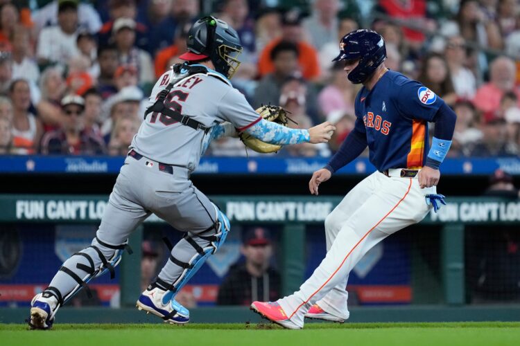 Alvarez hits AL-leading 25th homer, Astros beat Guardians 2-1